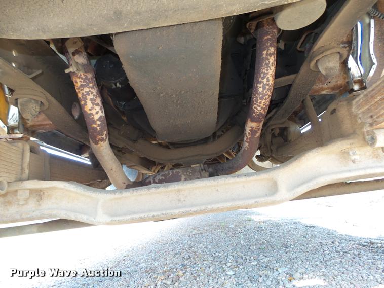 image for item L4095 1977 Ford F600 truck cab and chassis