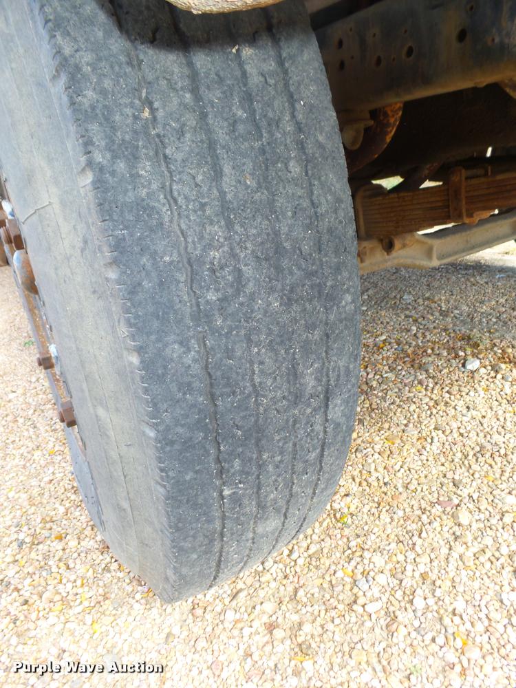 image for item L4095 1977 Ford F600 truck cab and chassis