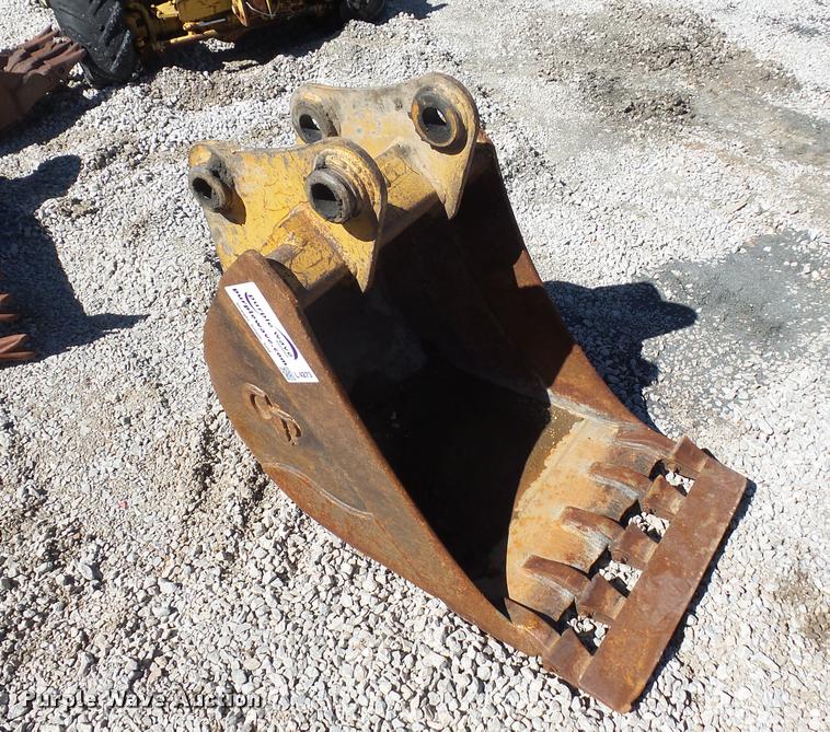 CP excavator bucket in Lee's Summit, MO Item L4273 sold Purple Wave