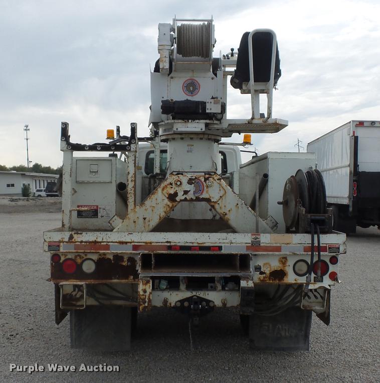 image for item L4353 2005 International DuraStar 4300 bucket truck