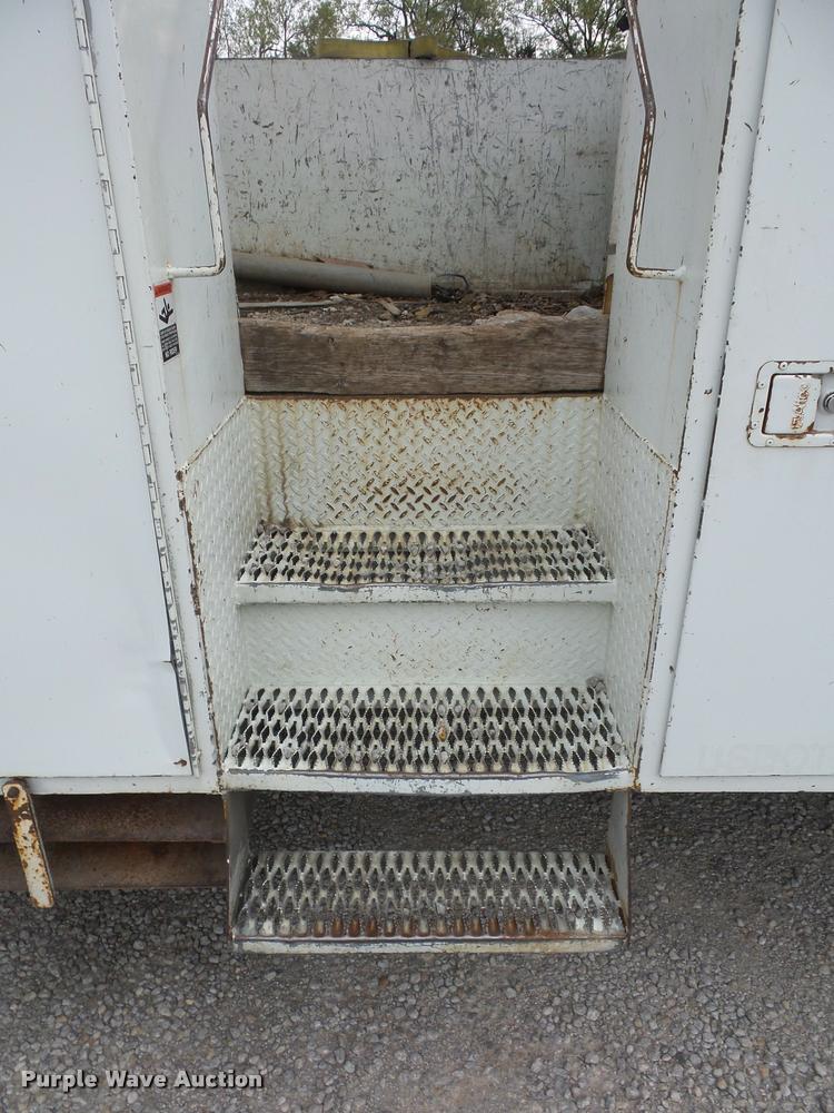 image for item L4353 2005 International DuraStar 4300 bucket truck