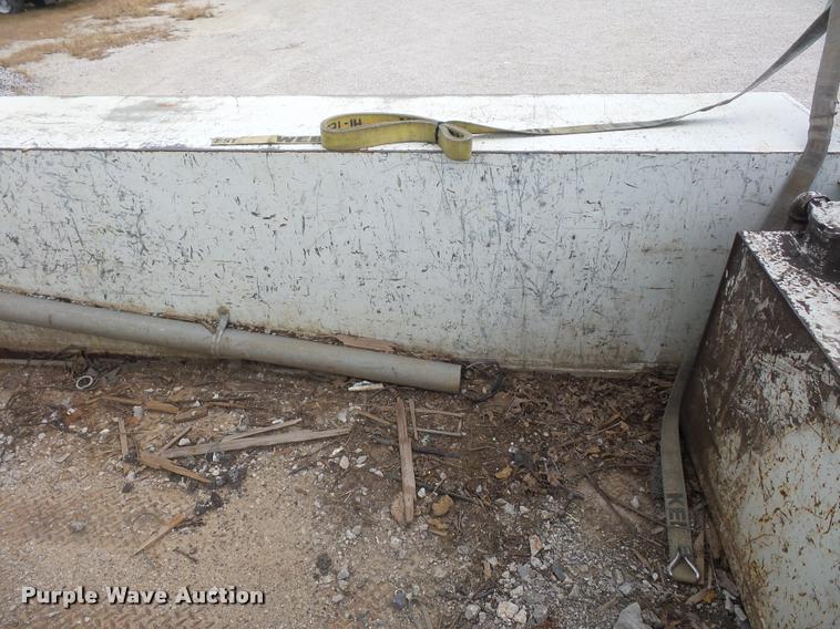 image for item L4353 2005 International DuraStar 4300 bucket truck