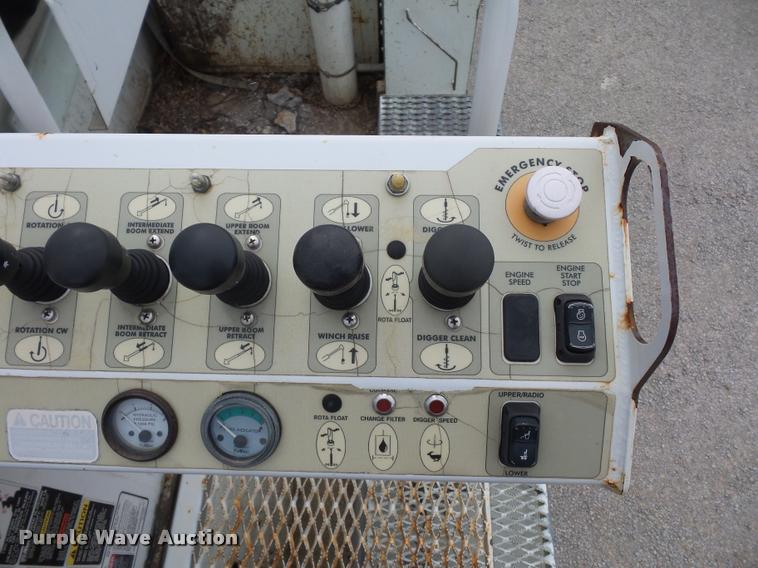 image for item L4353 2005 International DuraStar 4300 bucket truck