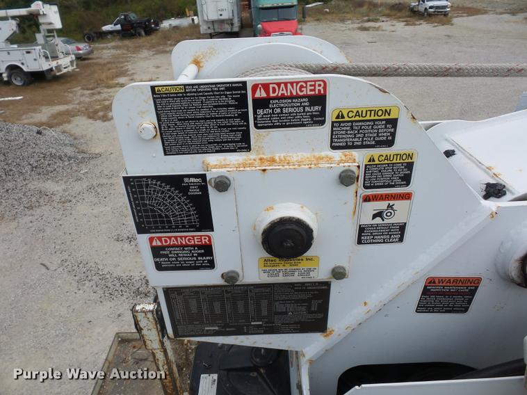 image for item L4353 2005 International DuraStar 4300 bucket truck