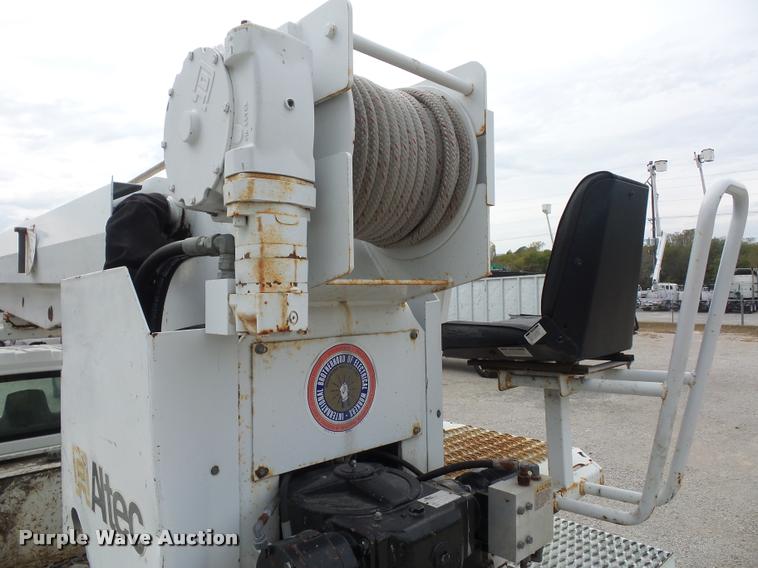 image for item L4353 2005 International DuraStar 4300 bucket truck