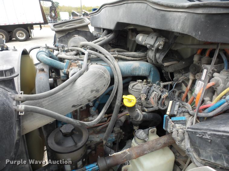 image for item L4353 2005 International DuraStar 4300 bucket truck