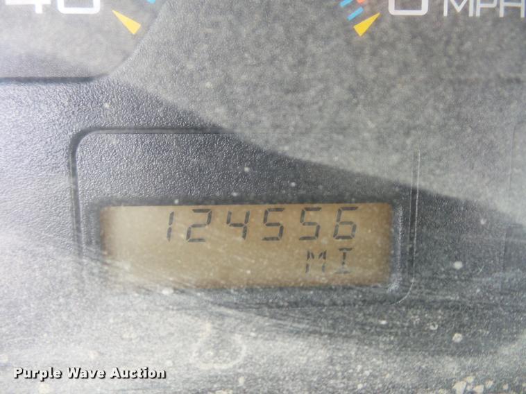 image for item L4353 2005 International DuraStar 4300 bucket truck