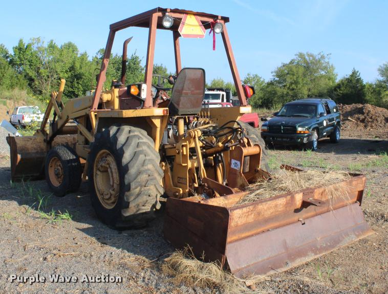 image for item L4792 1991 Case 480F landscape tractor