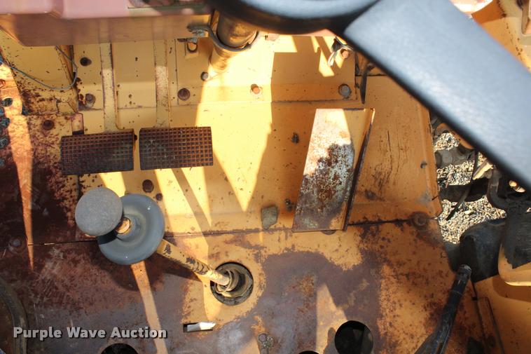 image for item L4792 1991 Case 480F landscape tractor