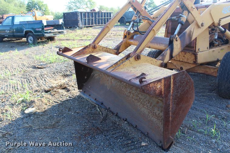 image for item L4792 1991 Case 480F landscape tractor