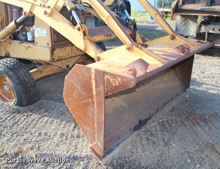 image for item L4792 1991 Case 480F landscape tractor