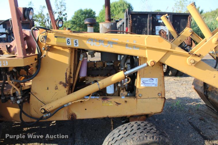 image for item L4792 1991 Case 480F landscape tractor