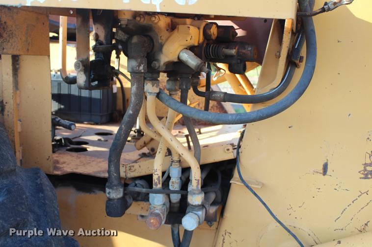 image for item L4792 1991 Case 480F landscape tractor