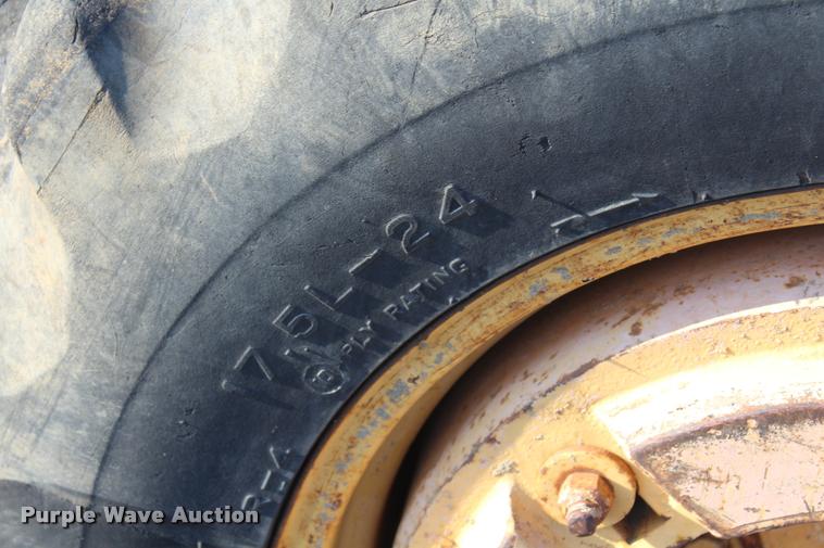 image for item L4792 1991 Case 480F landscape tractor