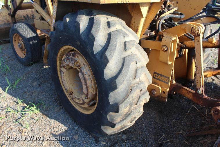 image for item L4792 1991 Case 480F landscape tractor