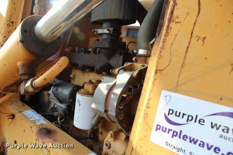 image for item L4792 1991 Case 480F landscape tractor