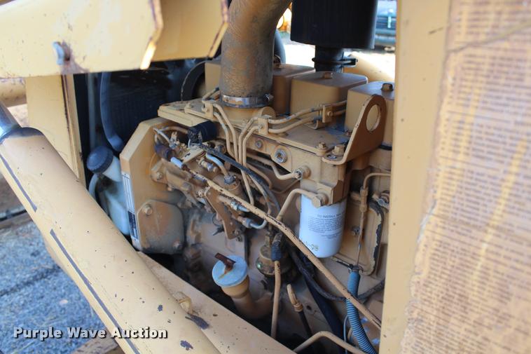 image for item L4792 1991 Case 480F landscape tractor