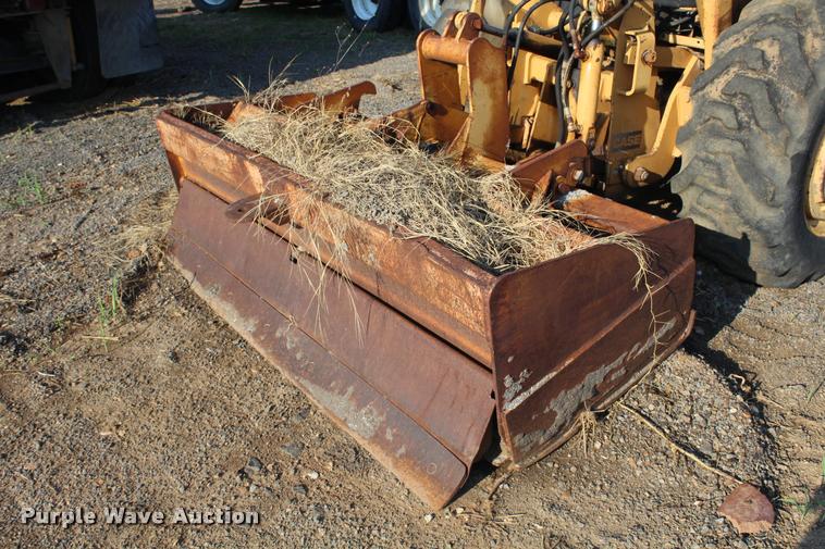 image for item L4792 1991 Case 480F landscape tractor