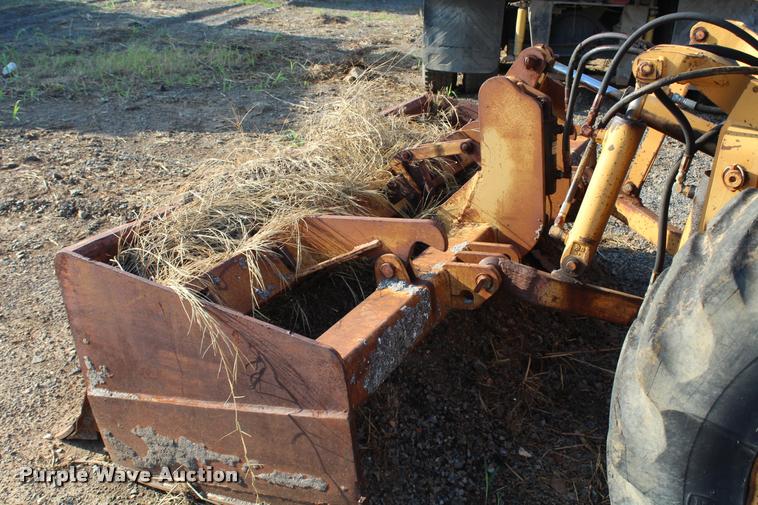 image for item L4792 1991 Case 480F landscape tractor