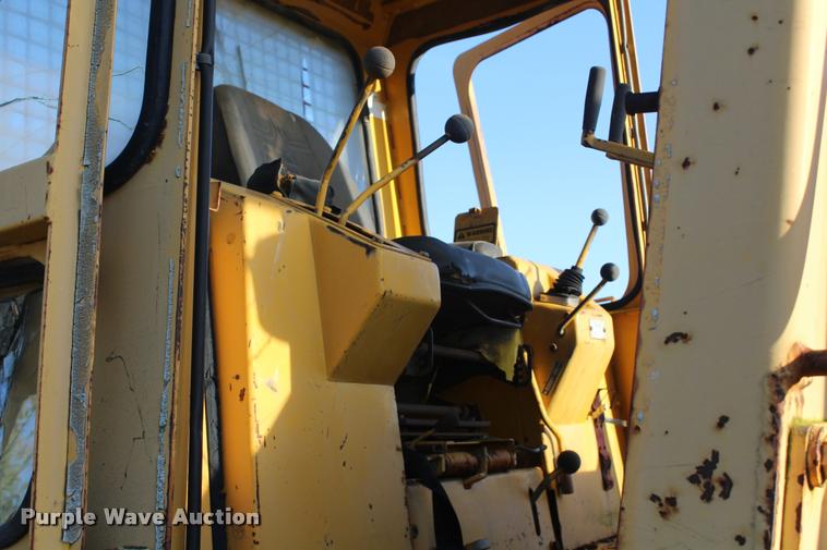 image for item L4793 1987 Fiat-Allis 14C dozer