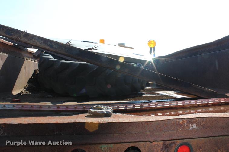 image for item L4796 1983 Ford F700 dump truck