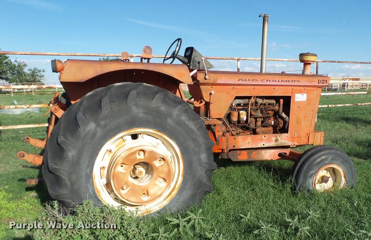 image for item L6619 Allis Chalmers D21 tractor