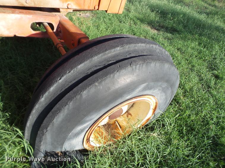 image for item L6619 Allis Chalmers D21 tractor