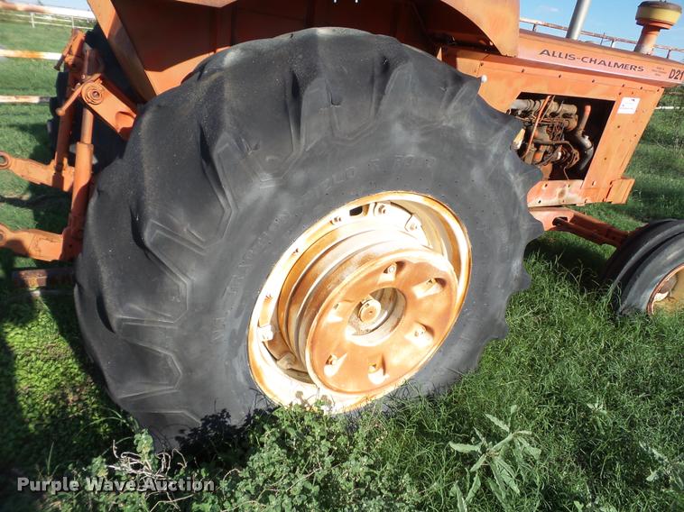 image for item L6619 Allis Chalmers D21 tractor