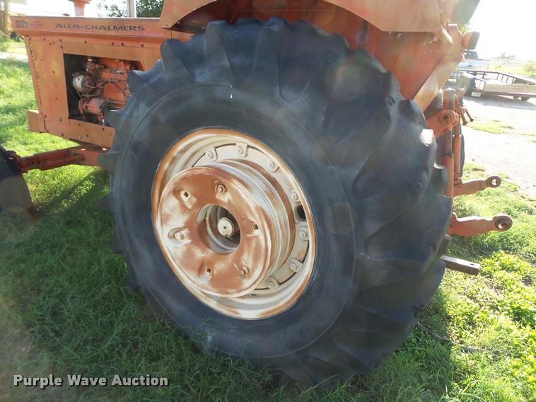 image for item L6619 Allis Chalmers D21 tractor