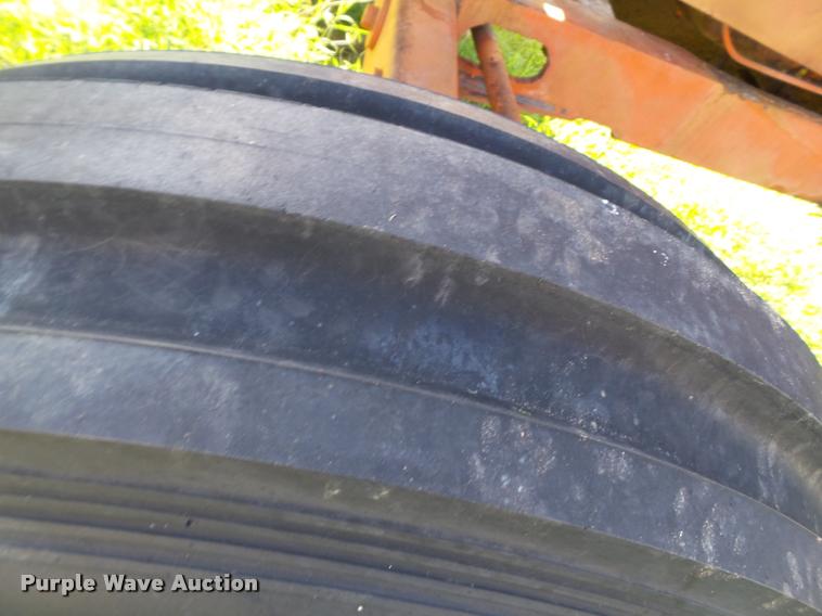 image for item L6619 Allis Chalmers D21 tractor