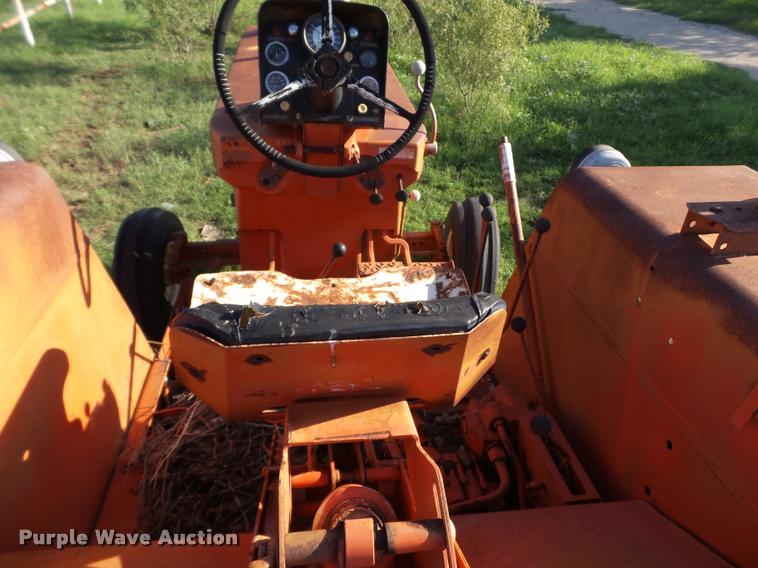 image for item L6619 Allis Chalmers D21 tractor