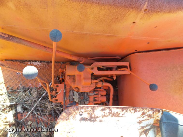 image for item L6619 Allis Chalmers D21 tractor
