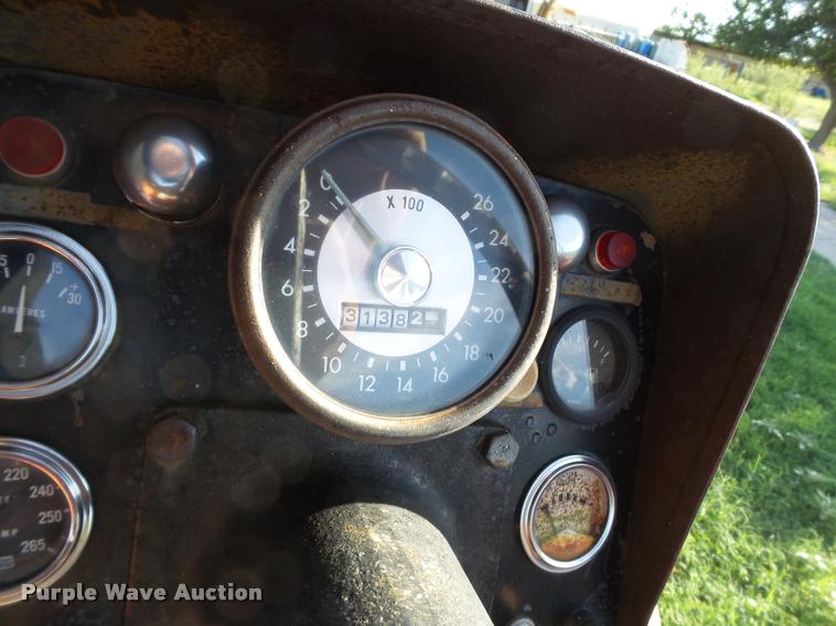 image for item L6619 Allis Chalmers D21 tractor