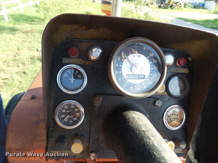 image for item L6619 Allis Chalmers D21 tractor