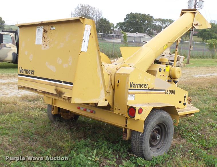 image for item N9477 Vermeer 1600A wood chipper