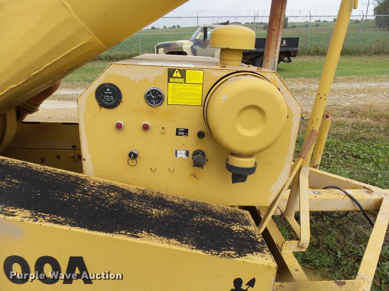 image for item N9477 Vermeer 1600A wood chipper