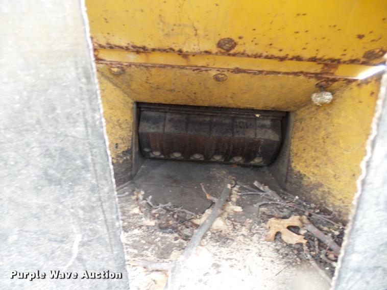 image for item N9477 Vermeer 1600A wood chipper