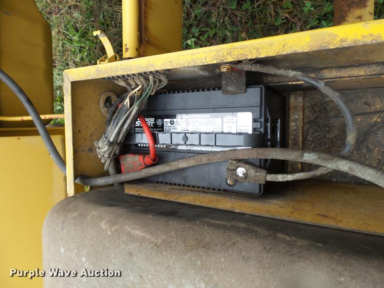 image for item N9477 Vermeer 1600A wood chipper