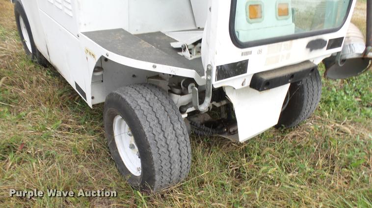 image for item N9478 Madvac vacuum