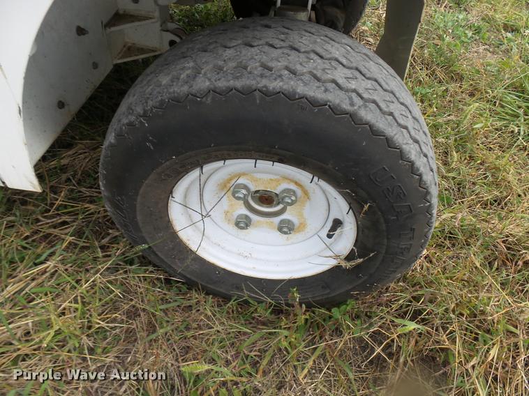 image for item N9478 Madvac vacuum