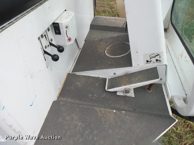 image for item N9478 Madvac vacuum