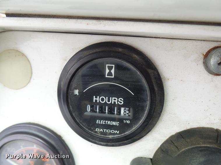 image for item N9478 Madvac vacuum