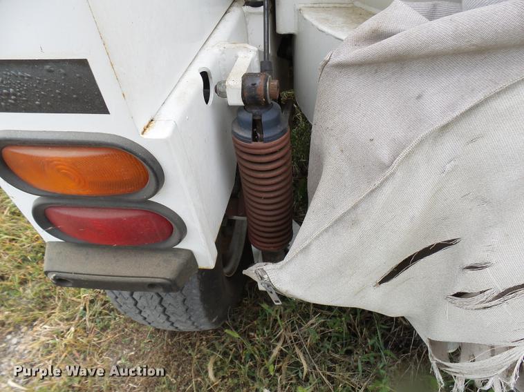 image for item N9478 Madvac vacuum