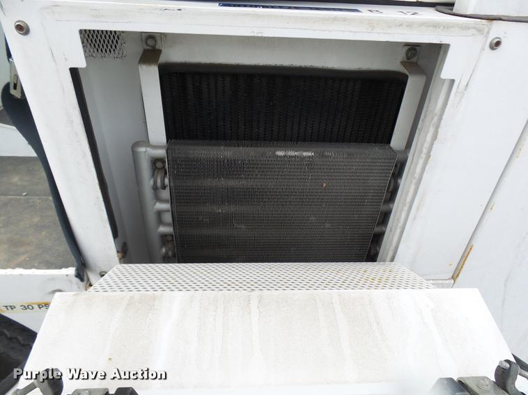 image for item N9478 Madvac vacuum