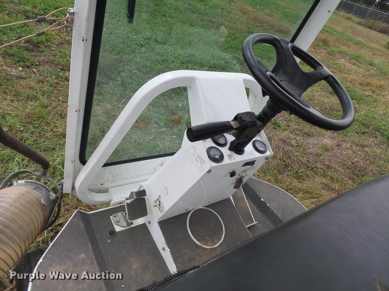 image for item N9478 Madvac vacuum