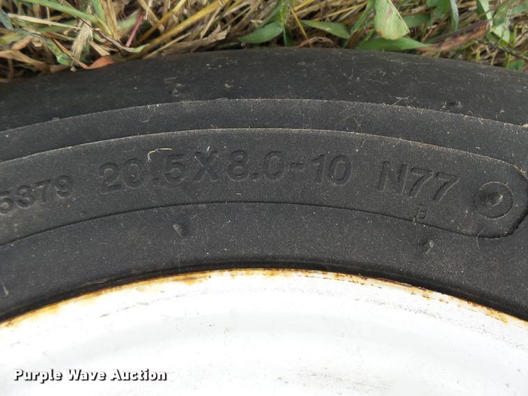 image for item N9478 Madvac vacuum