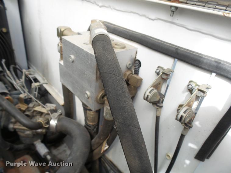 image for item N9478 Madvac vacuum