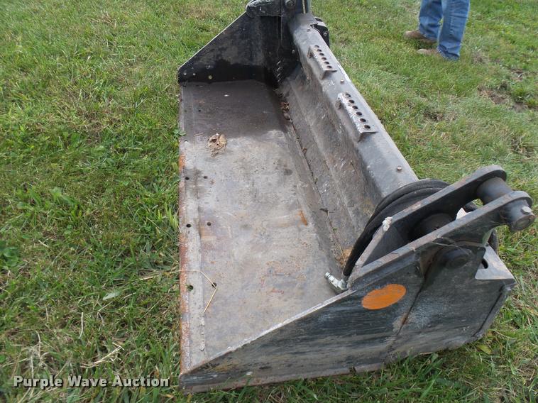 image for item N9482 2008 Bobcat combination bucket