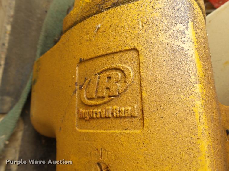 image for item N9485 2005 military air tool-compressor