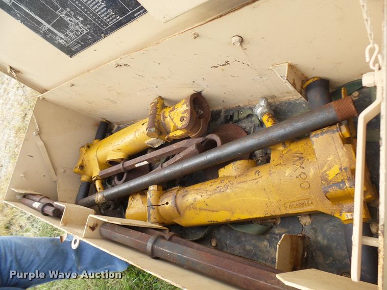 image for item N9485 2005 military air tool-compressor